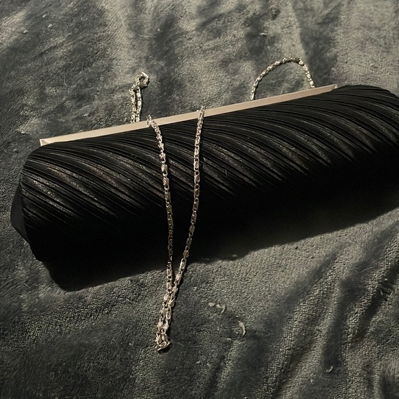 Clutch - Picture 1 of 3